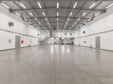 Pronájem skladu, 1 395 m²