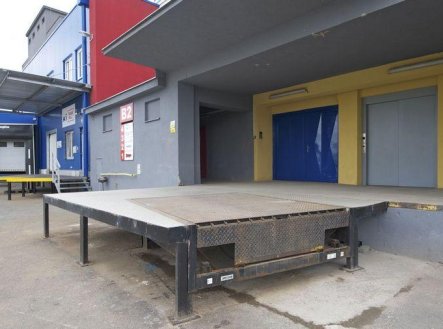 Pronájem skladu, 903 m²