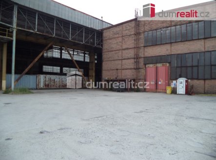 Pronájem výrobní prostory, 1 800 m²