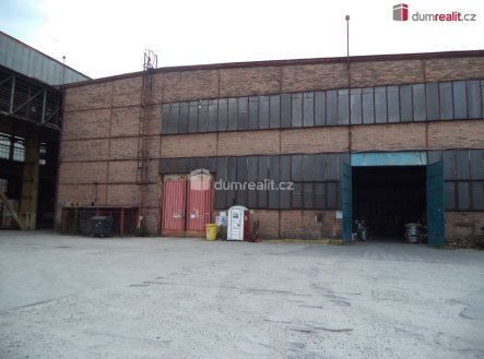Pronájem výrobní prostory, 1 800 m²