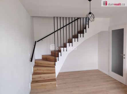 Pronájem bytu, 3+kk, 75 m²