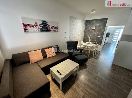 Pronájem bytu, 2+1, 60 m²