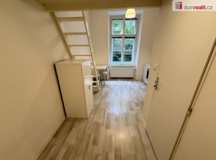 Pronájem bytu, 1+kk, 22 m²