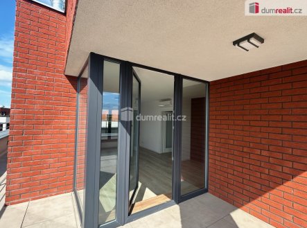 Pronájem bytu, 3+kk, 90 m²