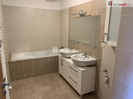 Pronájem bytu, 3+kk, 81 m²