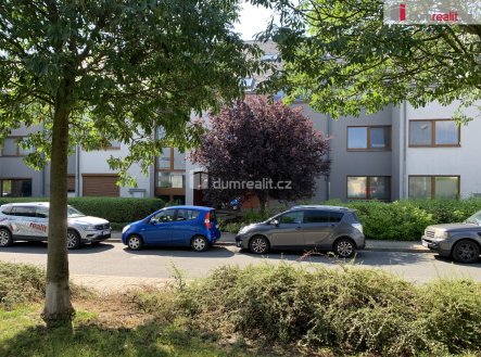 Pronájem bytu, 3+kk, 81 m²