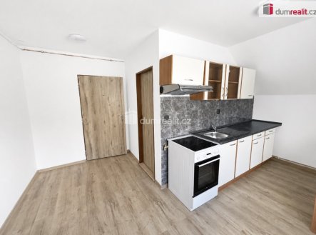 Pronájem bytu, 3+1, 90 m²