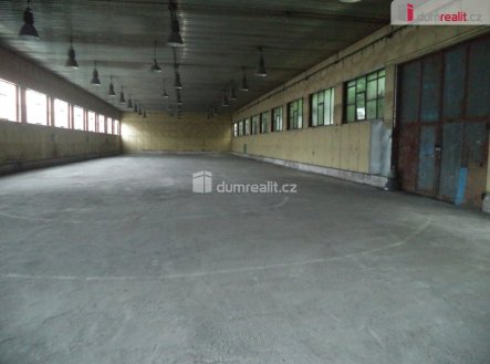 Pronájem skladu, 958 m²