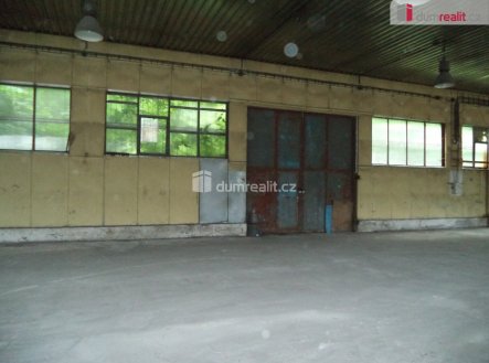 Pronájem skladu, 958 m²