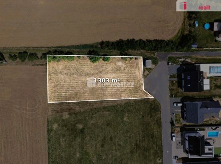 Prodej pozemku pro bydlení, 1 303 m²