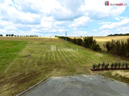 Prodej pozemku pro bydlení, 1 303 m²