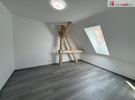 Pronájem bytu, 2+kk, 48 m²