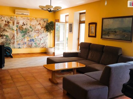 1 | Prodej - dům/vila, 303 m²