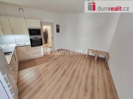 Pronájem bytu, 1+kk, 34 m²