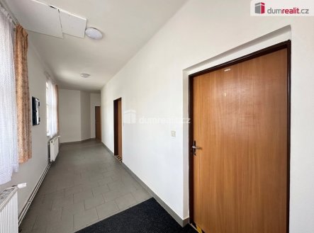 Pronájem komerčního objektu, administrativní budova, 120 m²
