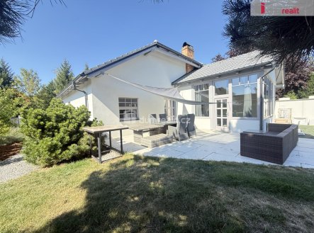 Pronájem domu/vily, 225 m²