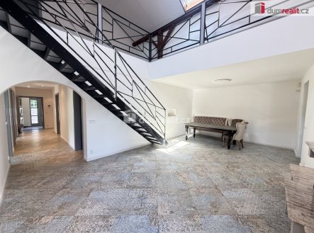 Pronájem domu/vily, 225 m²