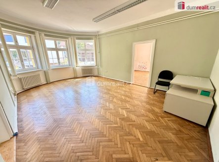 Pronájem kanceláře, 85 m²
