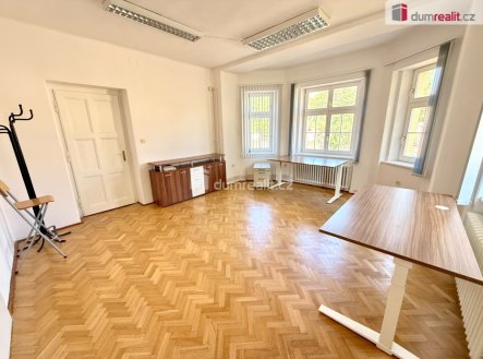 Pronájem kanceláře, 85 m²