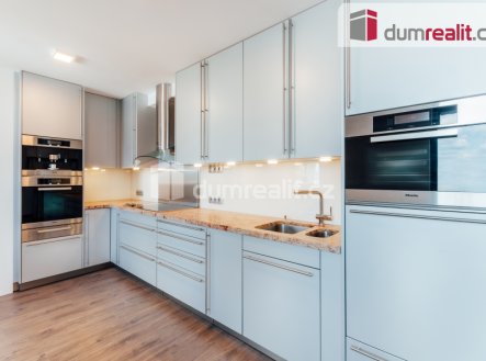 Pronájem bytu, 2+1, 92 m²