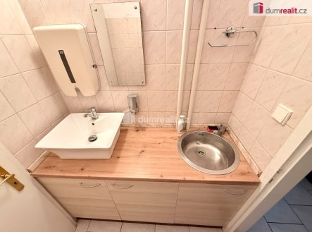 Pronájem kanceláře, 63 m²