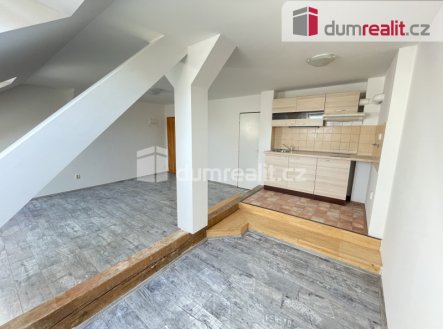 Pronájem bytu, 1+kk, 32 m²