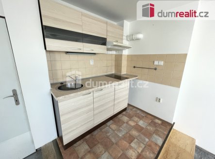 Pronájem bytu, 1+kk, 32 m²