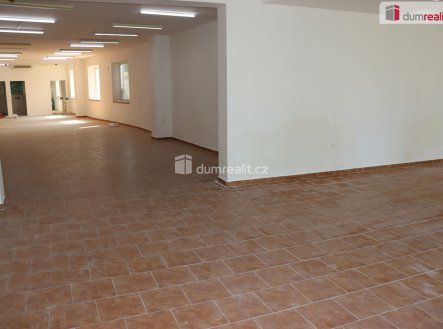 Pronájem obchodní prostory, 160 m²