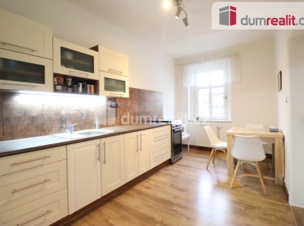 Pronájem bytu, 2+1, 77 m²
