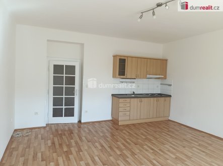 Pronájem bytu, 1+kk, 35 m²