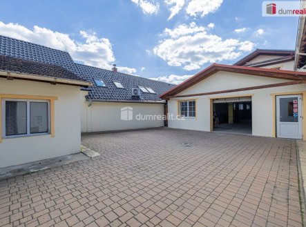 Pronájem komerčního objektu, průmyslový areál, 4 300 m²
