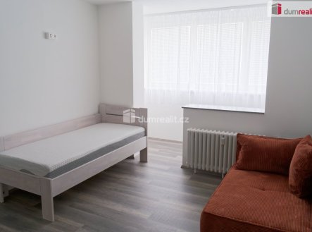 Pronájem bytu, 1+kk, 32 m²