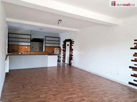 Pronájem obchodní prostory, 94 m²