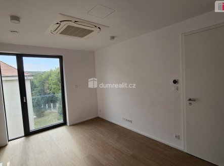 Pronájem bytu, 2+kk, 70 m²