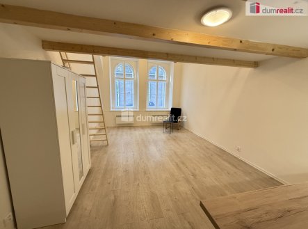 Pronájem bytu, 1+kk, 48 m²