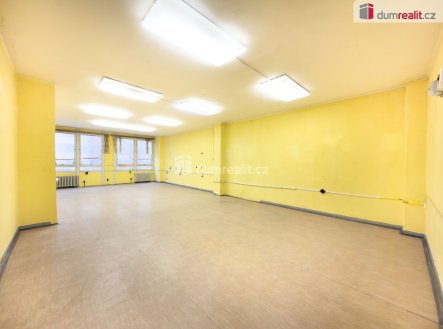 Pronájem obchodní prostory, 75 m²