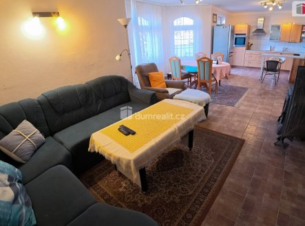 Pronájem domu/vily, 300 m²