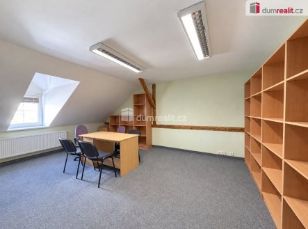 Pronájem komerčního objektu, jiný, 70 m²