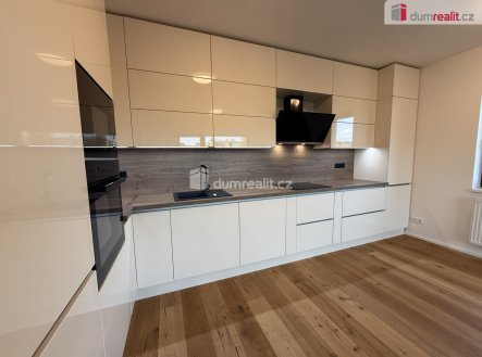 Pronájem bytu, 2+kk, 61 m²