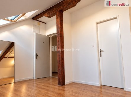 Pronájem bytu, 1+kk, 34 m²
