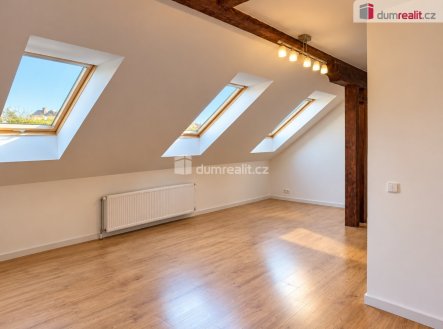 Pronájem bytu, 1+kk, 34 m²
