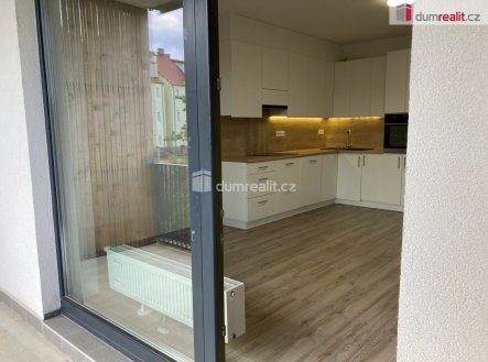 Pronájem bytu, 2+kk, 64 m²