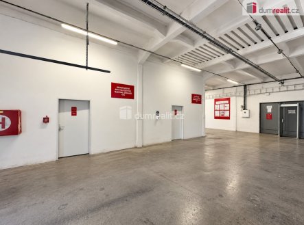 Pronájem komerčního objektu, sklad, 3 000 m²