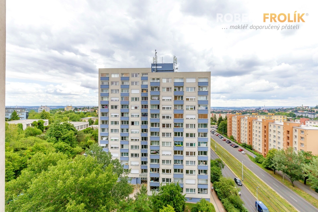 Zrekonstruovaná garsonka - Praha 6, Vokovice - Evropská - výhled