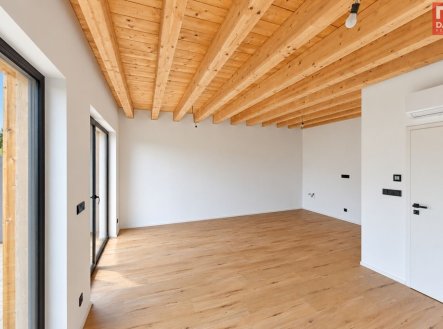 Prodej jiné komerční nemovitosti, 85 m²