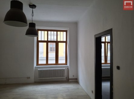 Pronájem kanceláře, 80 m²
