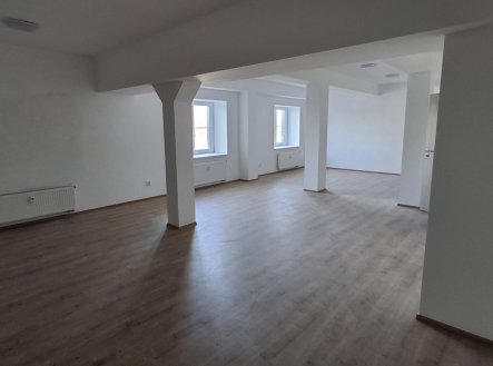 Pronájem kanceláře, 56 m²