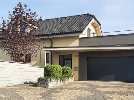 Pronájem bytu, 3+kk, 95 m²