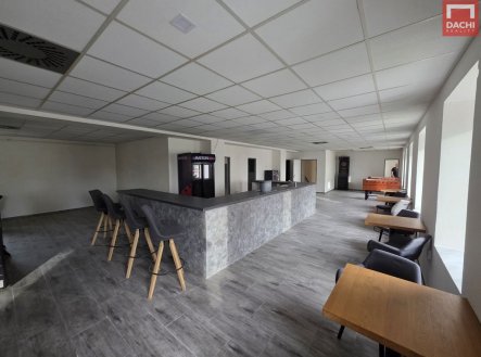 Pronájem obchodní prostory, 200 m²