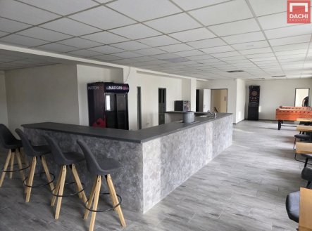 Pronájem obchodní prostory, 200 m²